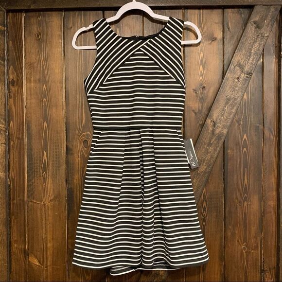 BCX Striped Dress With Pockets Size 3 New - Picture 1 of 6